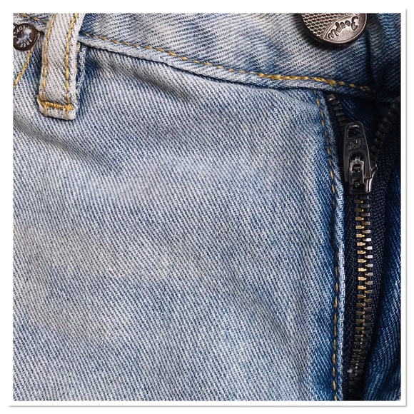 Free People Denim Shorts Crochet Hem Lightly Distressed Blue Women’s Size 26 - Picture 5 of 10